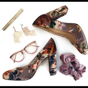 Womens Nine West Velvet Floral Heel Sz8